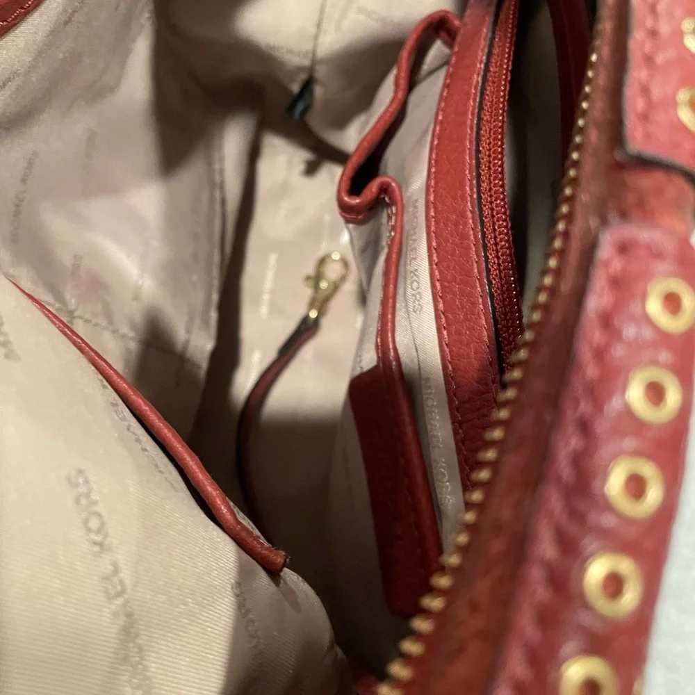 MICHAEL Kors Brooklyn Grommet In Brown Shoulder Bag with Suede
